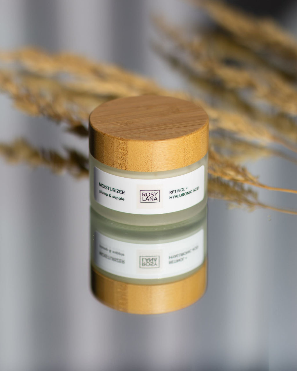 Lightweight retinol cream texture for all skin types - anti-aging skincare
